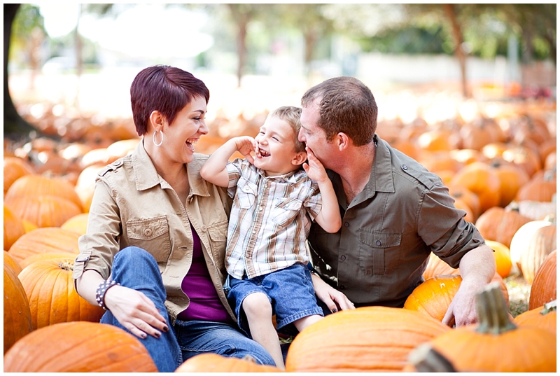 Pumpkin Patch Family Portraits - Chelsea Victoria Photography - ChelseaVictoria.com