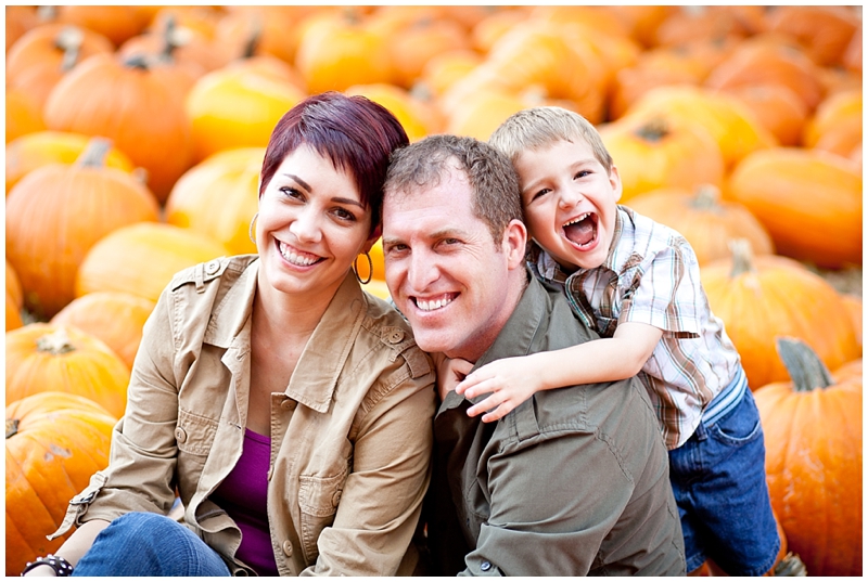 Pumpkin Patch Family Portraits - Chelsea Victoria Photography - ChelseaVictoria.com