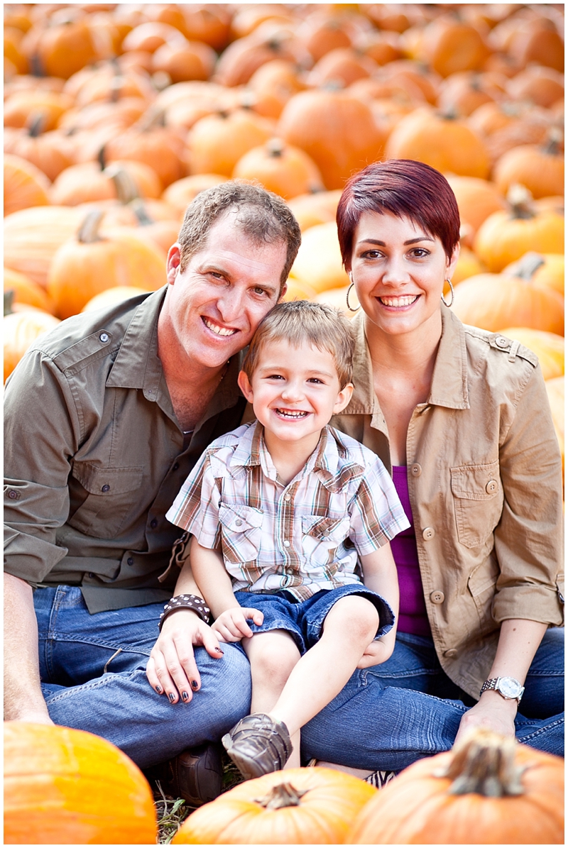Pumpkin Patch Family Portraits - Chelsea Victoria Photography - ChelseaVictoria.com