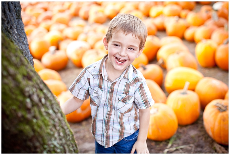 Pumpkin Patch Family Portraits - Chelsea Victoria Photography - ChelseaVictoria.com