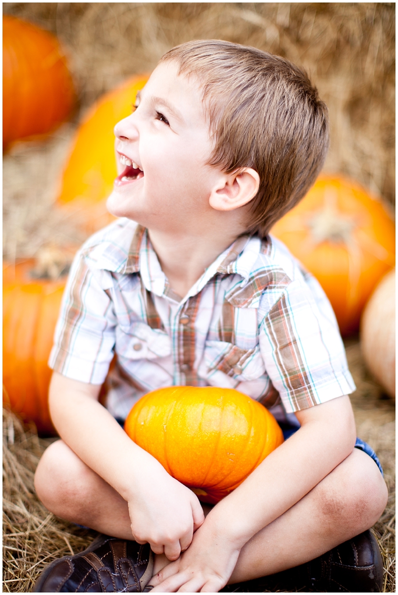 Pumpkin Patch Family Portraits - Chelsea Victoria Photography - ChelseaVictoria.com